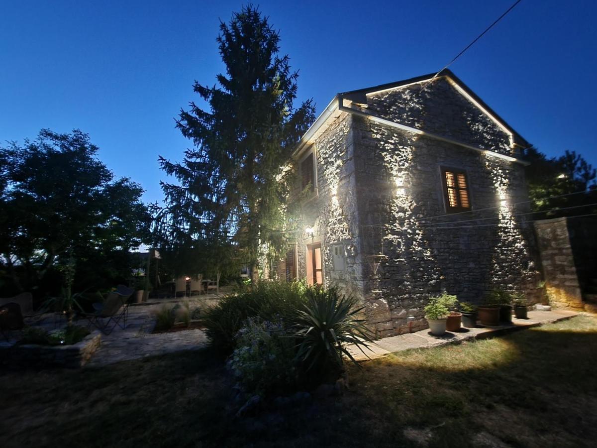 Villa Stonehouse Ana With Jacuzzi Rovinj-Krmed Exterior foto