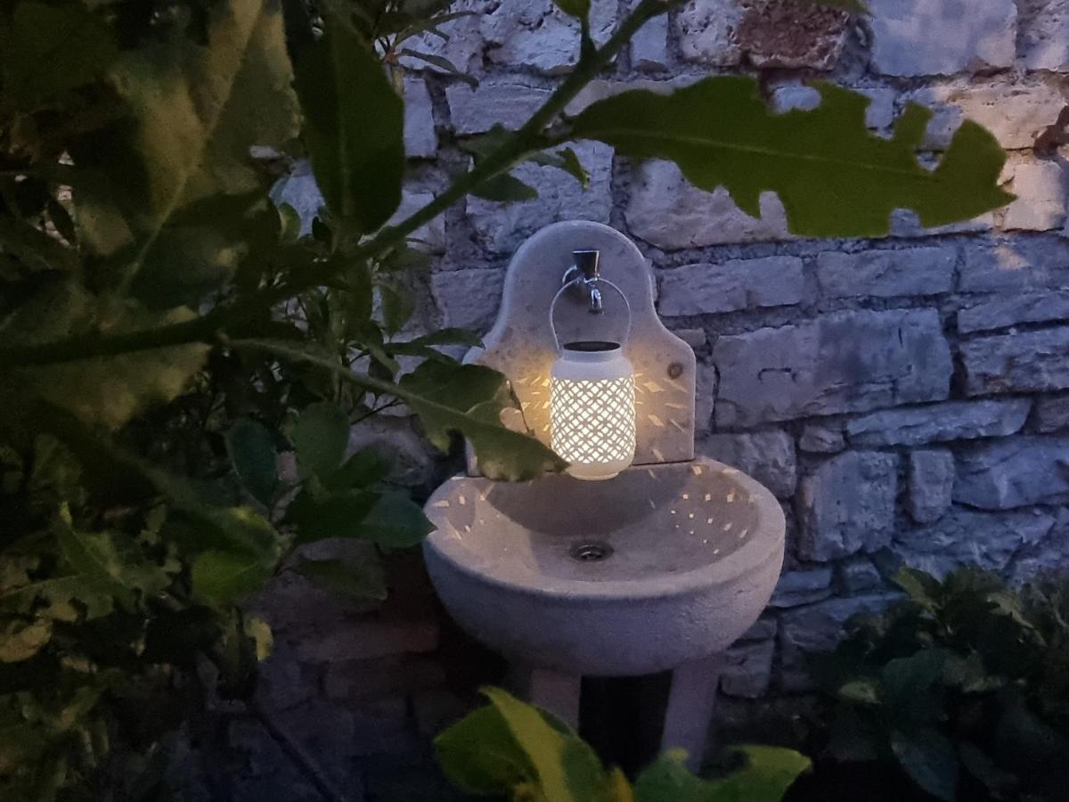 Villa Stonehouse Ana With Jacuzzi Rovinj-Krmed Exterior foto