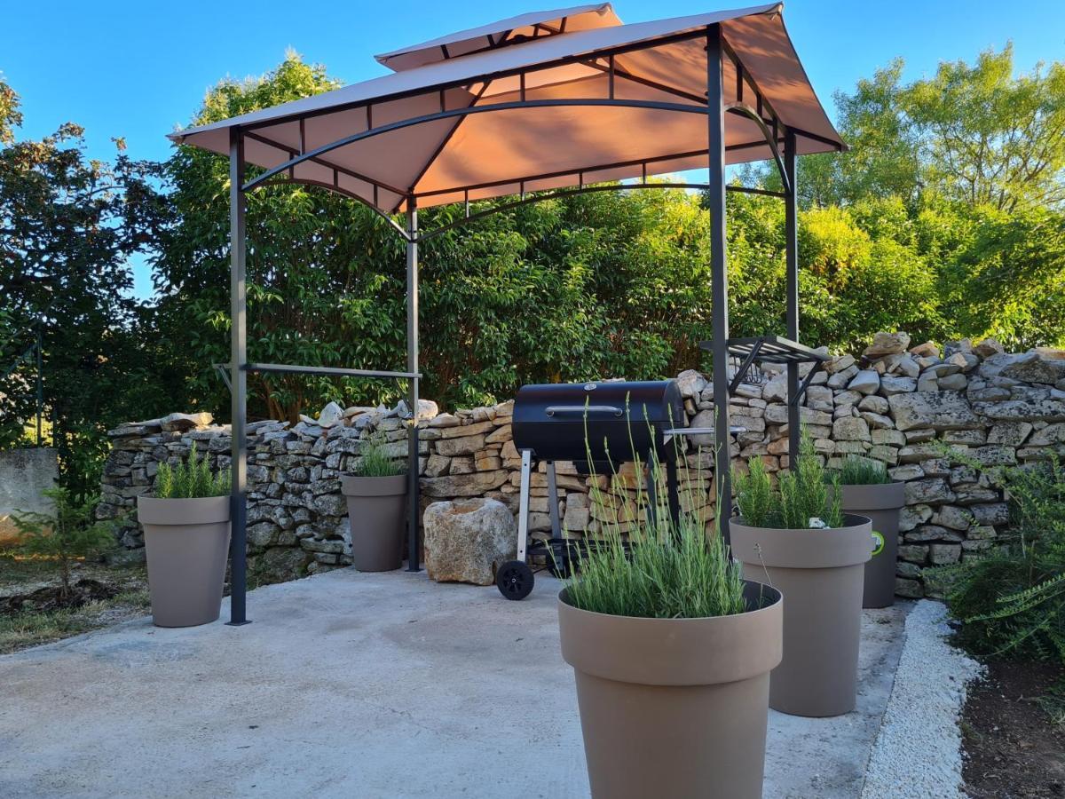 Villa Stonehouse Ana With Jacuzzi Rovinj-Krmed Exterior foto