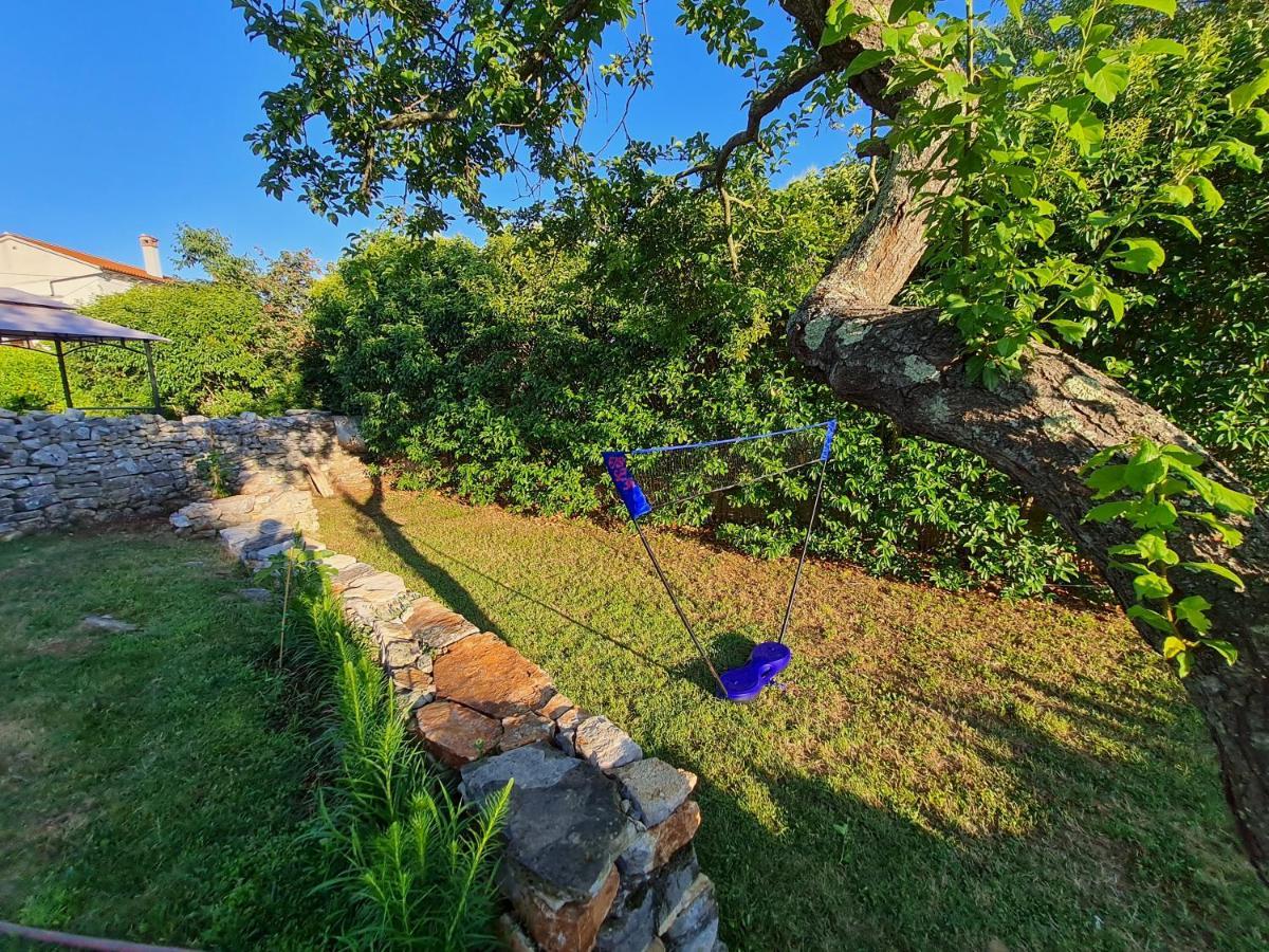 Villa Stonehouse Ana With Jacuzzi Rovinj-Krmed Exterior foto